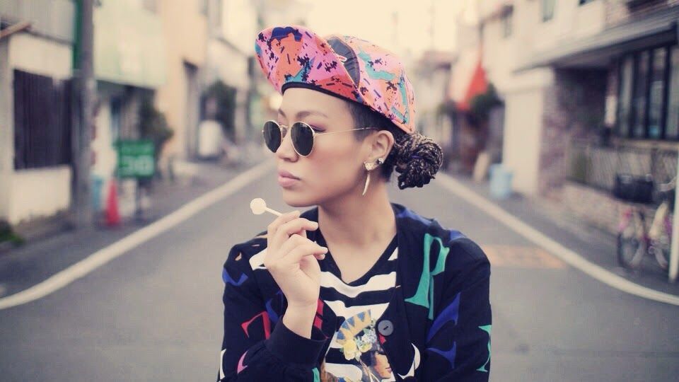 WAE_KPOP's tweet photo. Rie Hata has just announced that she is the brains behind the choreography to #BTS’s new title track, #IDOL. Don’t know who she is? We take a quick look at her work as a choreographer in the K-Pop industry. 

Read➡️: https://t.co/HwwedKvKQe https://t.co/L8HDPywjjq