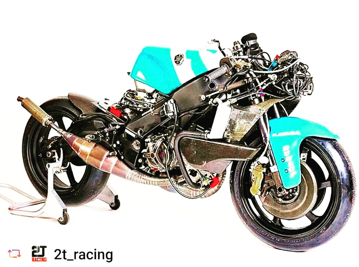 Que Obra de Arte...! 🔝💯
Un Verdadero Misil...! 👆🚀🚀🚀
Gracias por Dejarme Hacer Cosas Increíbles, no me Voy a Olvidar Nunca Aquella Primera Victoria en el Mundial...! ✊🏁🏆
#jacarepagua2002
<a href="/motogp/">MotoGP™🏁</a>
#argentina🇦🇷
#followme
#tbt
#2t 🚀
#SP19