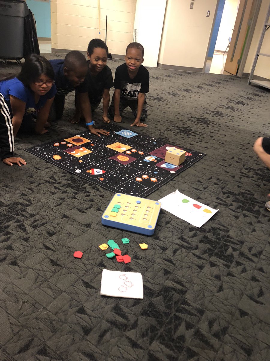 UPES_Leads's tweet photo. Check out these 2nd graders integrating computer science and coding into their solar system unit! #STEAMeducation #TCSlearns #21stcenturyskills #cubetto #beginningrobotics #engagedlearners #collaboration https://t.co/RpfLjKAhhM