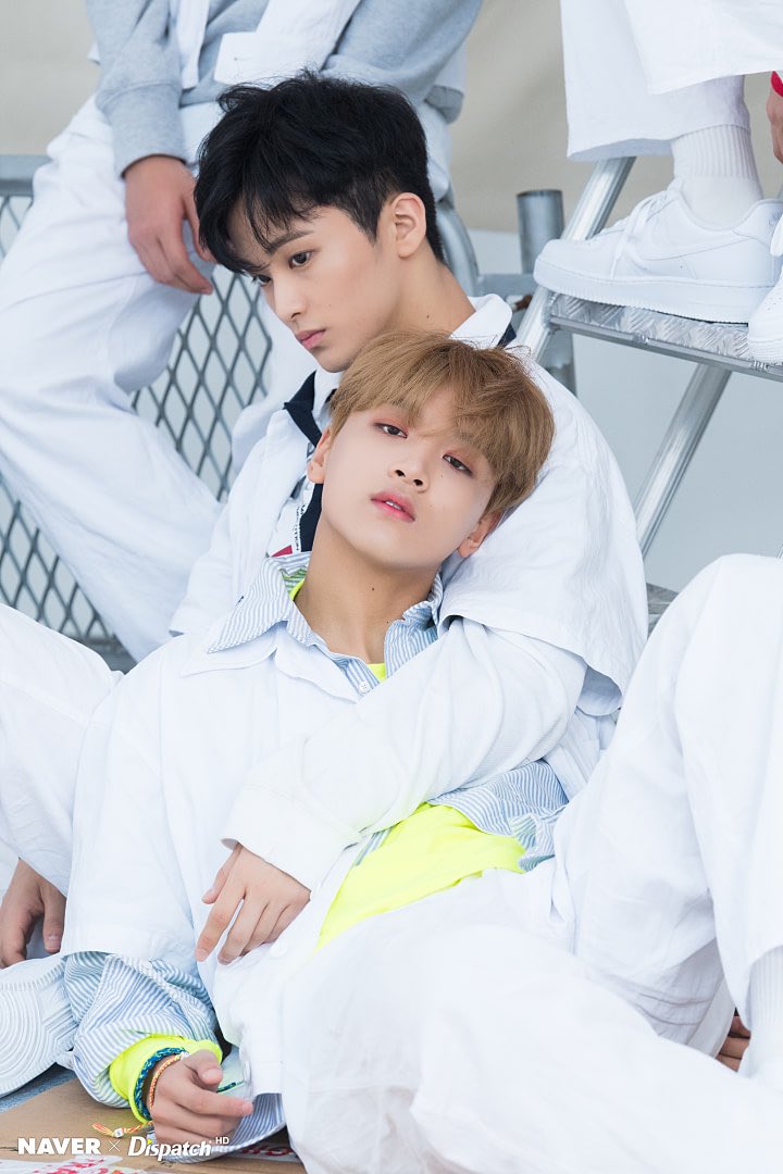 MarkLeeBar tweet media