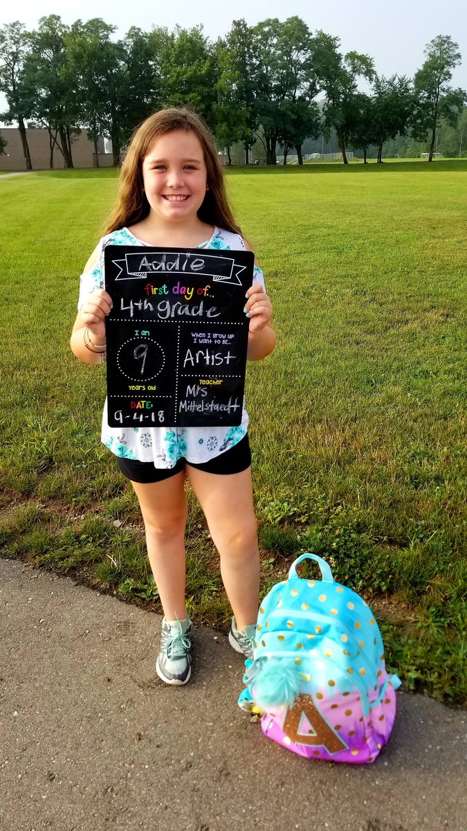 AChickInMI's tweet image. 1st day of school in the books! #novifirstday #parkviewpride #backtoschool #firstdayofschool