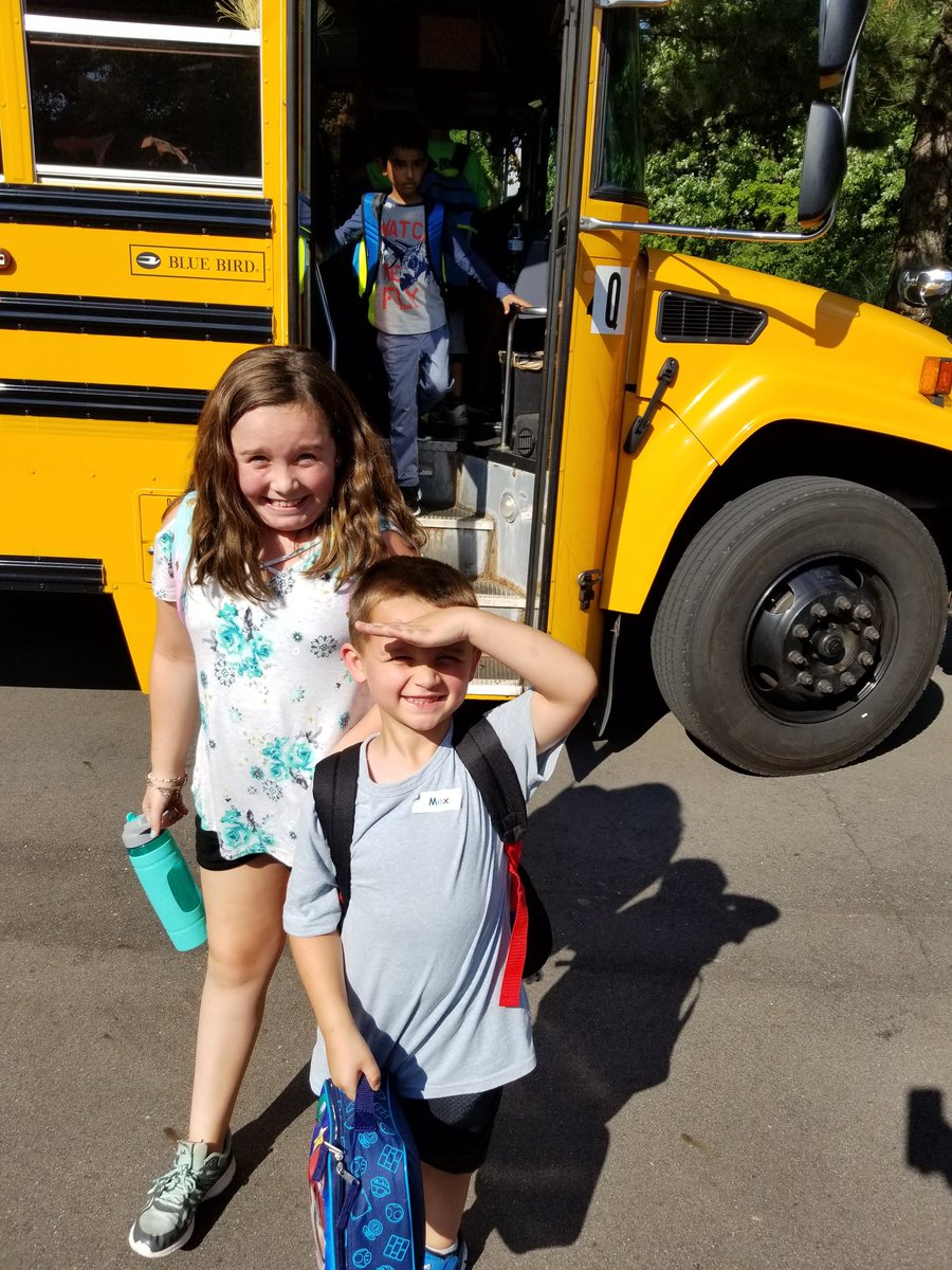 AChickInMI's tweet image. 1st day of school in the books! #novifirstday #parkviewpride #backtoschool #firstdayofschool