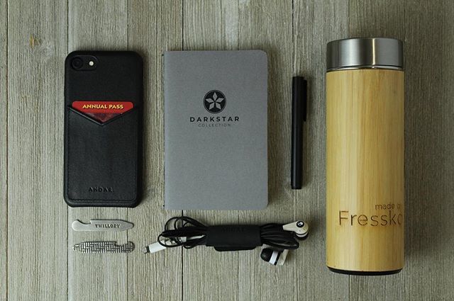 commoncarrys's tweet photo. A clean common carry for your Tuesday afternoon featuring many fantastic products like @darkstarcollection amazing pocket notebooks that are perfect for your everyday life style. @madebyfressko_official flask the perfect bottle for your daily coffee and … https://t.co/1B0AzjcCcn https://t.co/IH4mS4LGbp