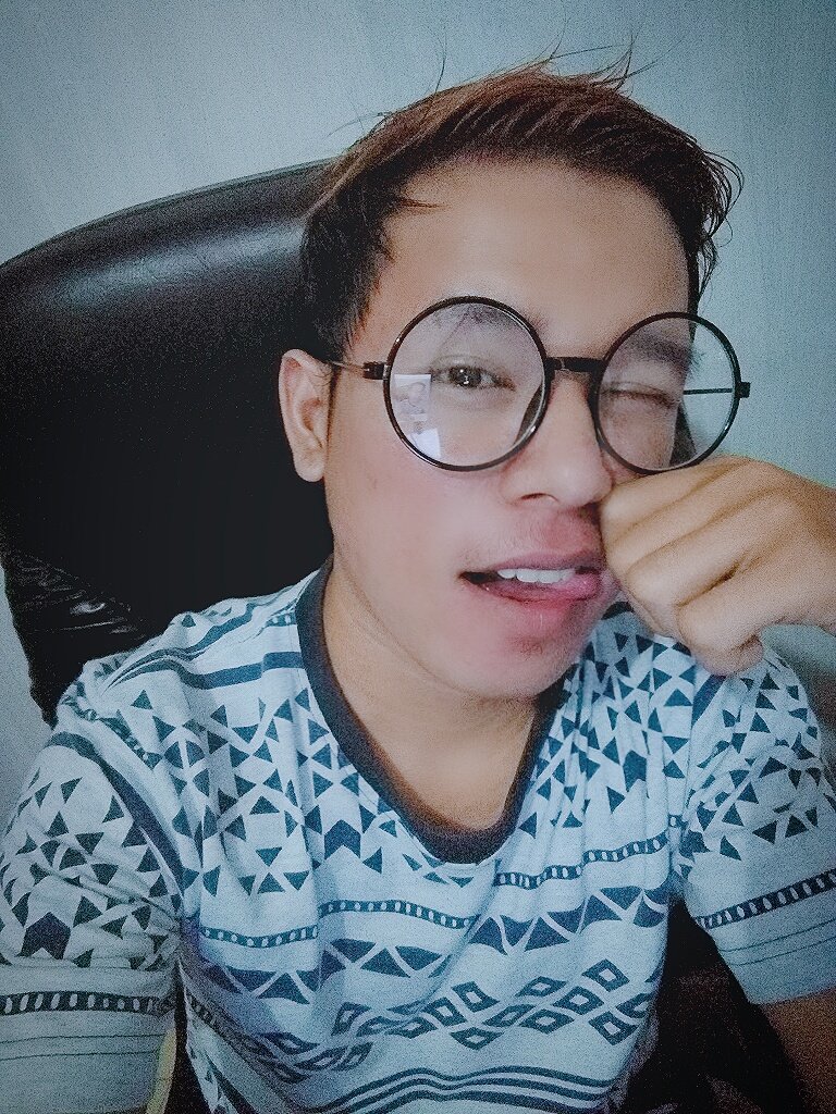 Steven70sh's tweet photo. Boring banget.. dirumah kerja, dikantor kerja, istirahat cuma 6 jam..setiap hari. Liburpun tetap kerja.. boleh kali ya ngeluh capek di twitter ini. https://t.co/2PGsLumbb8