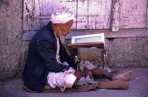 Zgfinho's tweet image. #اقرا_ولو_صفحه_من_القران_يوميا 
ولا تهجر  كتاب الله ، لا تبخل على نفسك بخمس دقائق من وقتك .. أقرا فإن الندم لا ينفع ولا يشفع يوم تُعرض الأعمال