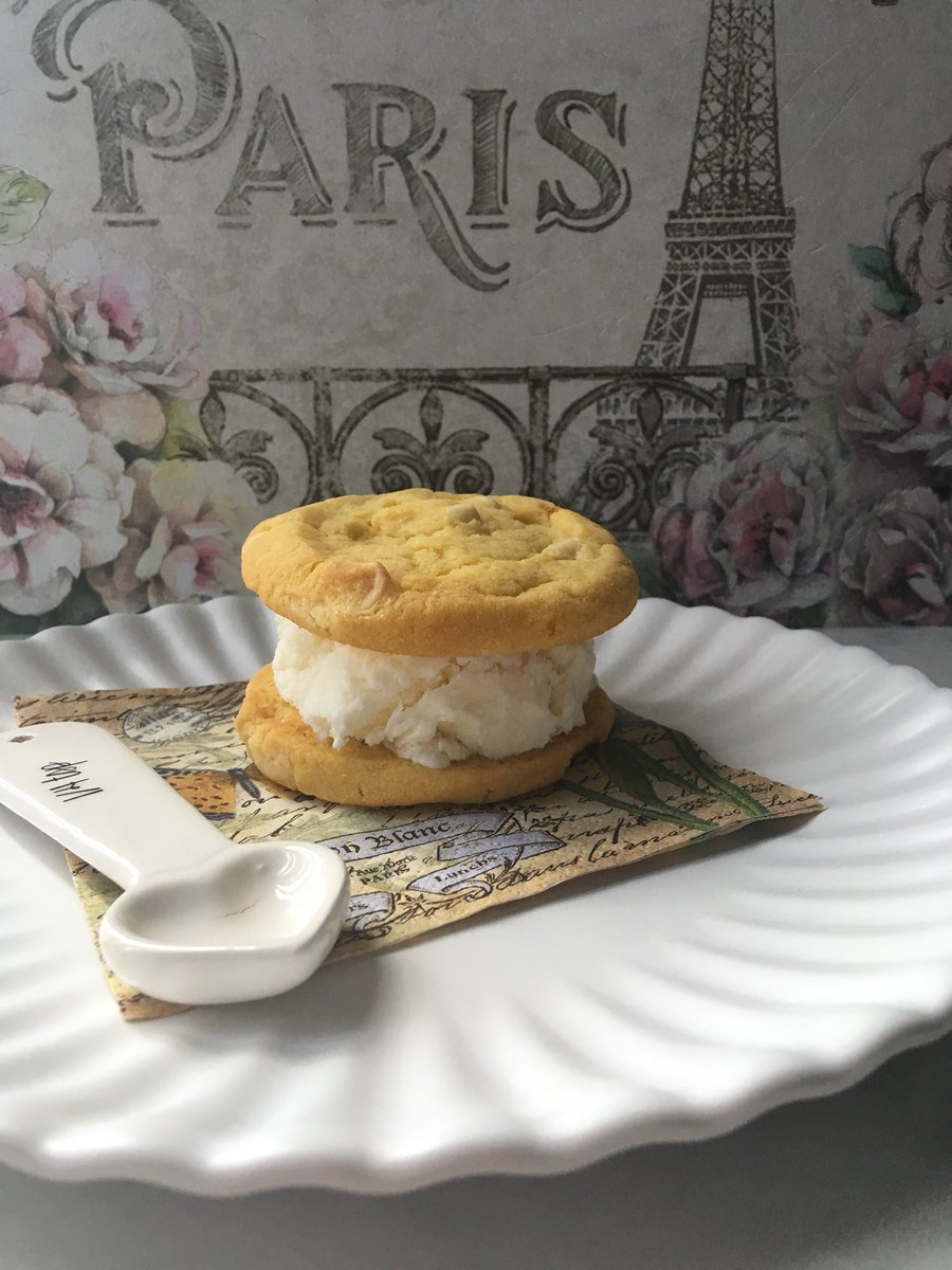 Cookie Ice Cream Sandwich with Homemade Key Lime Coconut Ice Cream✨
<a href="/RenaissanceOrla/">Renaissance Orlando Airport</a> <a href="/RenHotels/">Renaissance Hotels</a> <a href="/KeelCurley/">Keel & Curley Winery</a> <a href="/KeelandCurley/">Keel and Curley</a> #keylimewine #coconut #Cookie #icecreamsandwich #treat #desserts #RLife #event #TuesdayTreats #Lounge