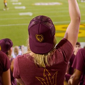 Bristlestache's tweet photo. Check it out! I just voted for Maroon in the #MaroonMonsoon Tug o' War https://t.co/GWYA33itbQ https://t.co/5TuqApSEwH