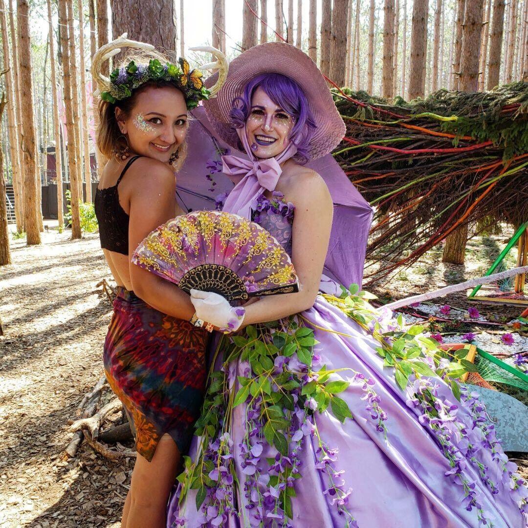 xartsllc's tweet photo. We love spreading smiles with our characters 🌼🌸🌞

Event: @Electric_Forest https://t.co/5uOx6qEHio