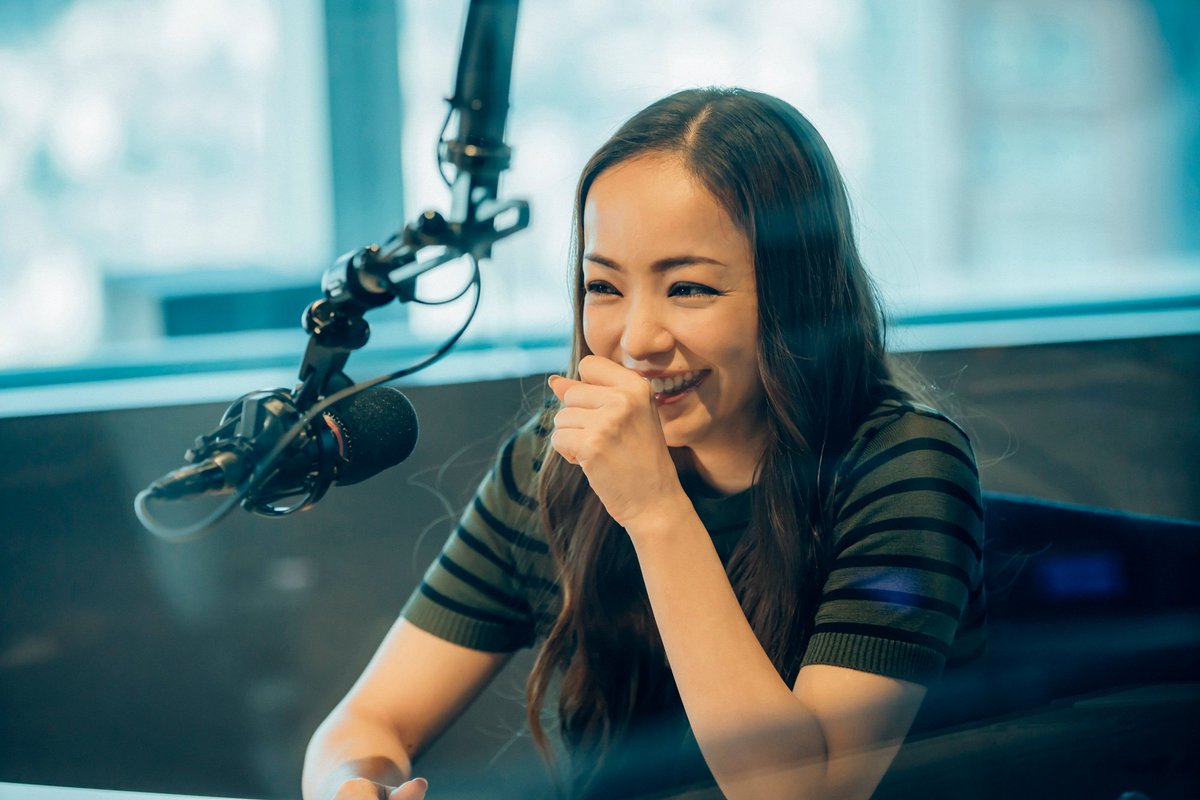 Oricon News オリコンニュース 最新カット解禁 安室奈美恵 ラジオ We Love Radio We Love Amuro Namie 収録で笑顔あふれる ラジオブースでトークする様子など 引退を目前に控えた貴重な姿に注目 その他写真あり T Co 3q9xvds1m5
