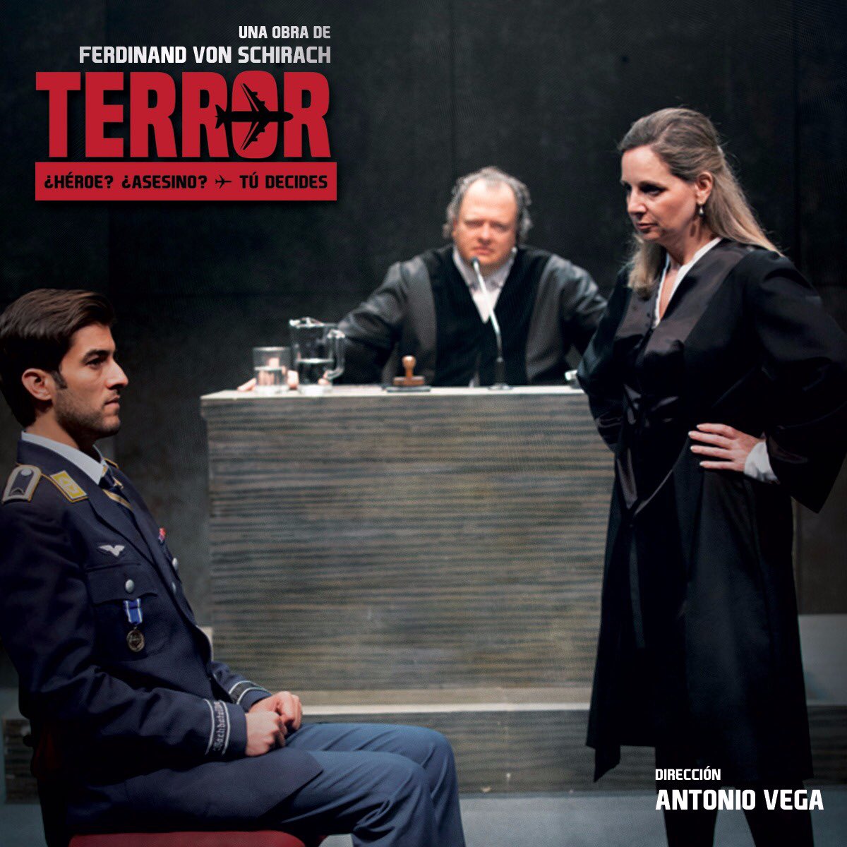 OnceOnceProd's tweet photo. ¿Eres bueno juzgando? 
Ven a juzgar al teatro. 
#Terror en el @Helenico https://t.co/UyxiXz2vAf
