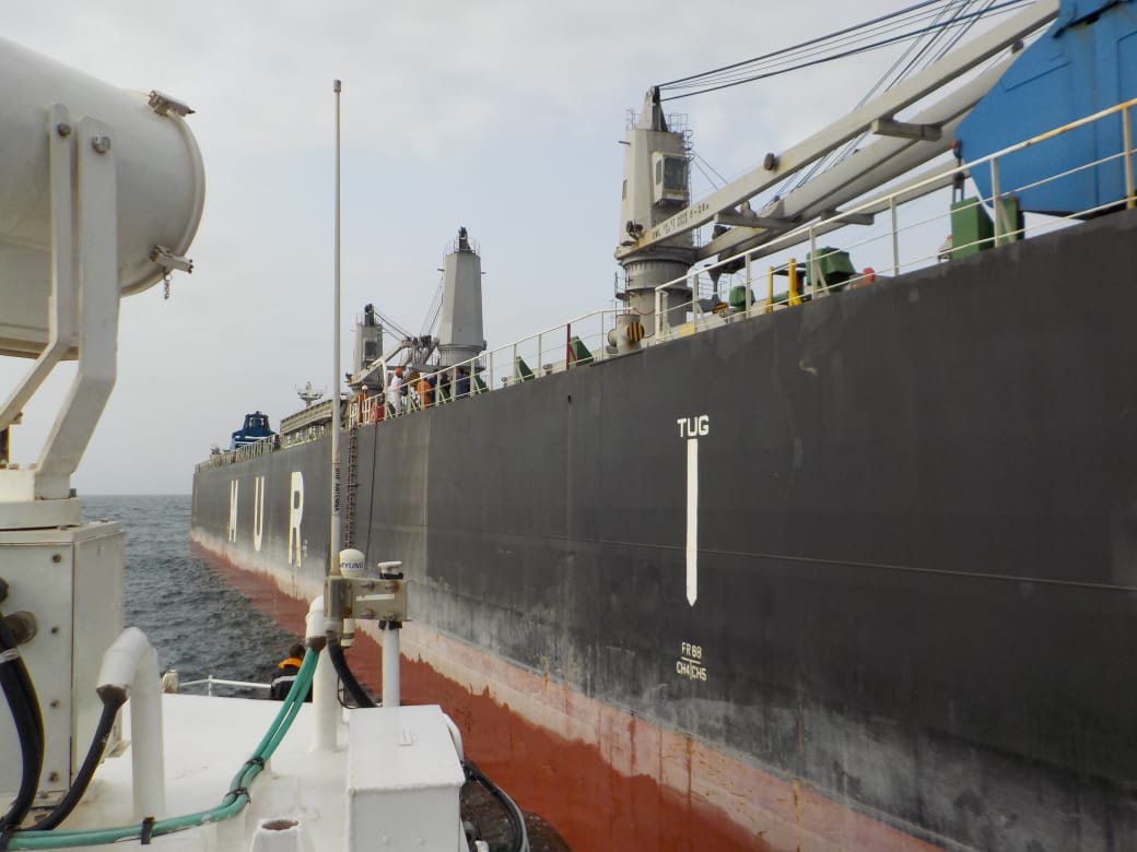 IndiaCoastGuard's tweet photo. @IndiaCoastGuard ship #Medevaced a critically ill crew from Merchant Vessel off the coast of #Gujarat & shifted him to hospital at #Porbandar for specialist medical care.The Bulk Carrier enroute to #Madagascar from #Pakistan had requested for emergency Medevac @DefenceMinIndia https://t.co/KRdLvRv0u4
