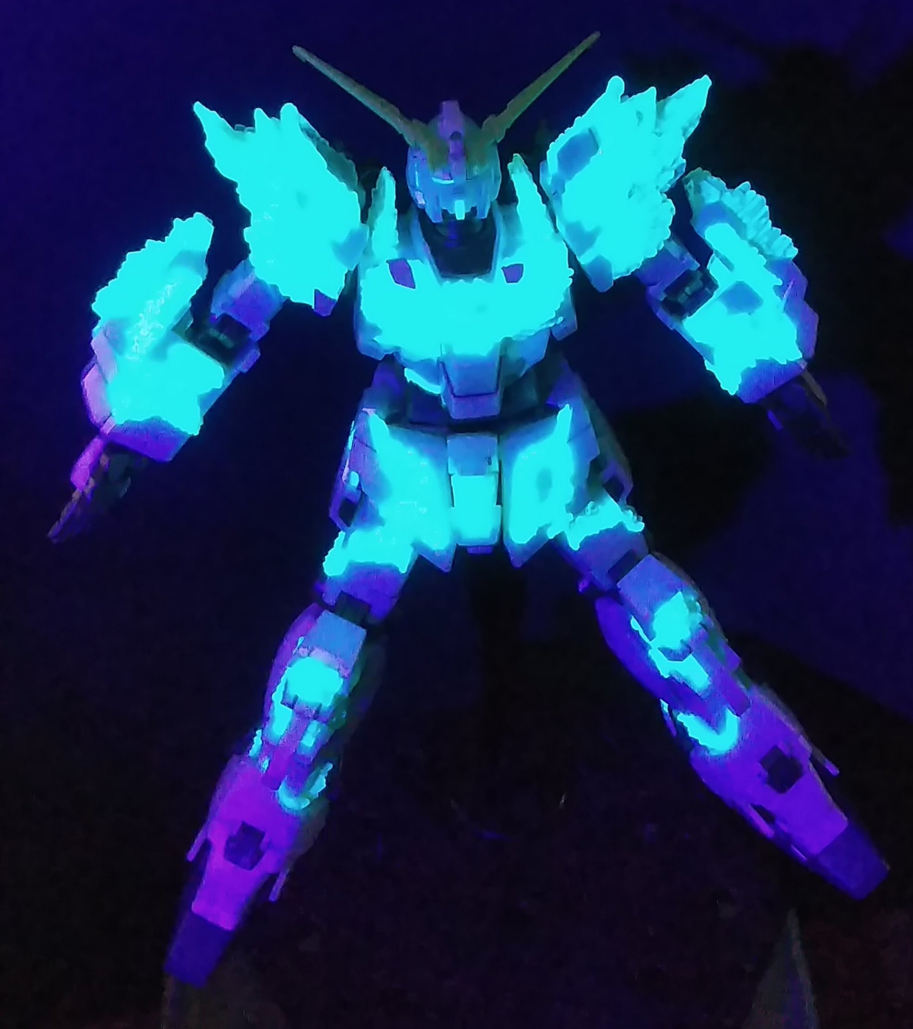 ユニコーンガンダム　完成品【ブラックライト・スタンド付き】 ユニコーンガンダム 完成品【ブラックライト・スタンド付き