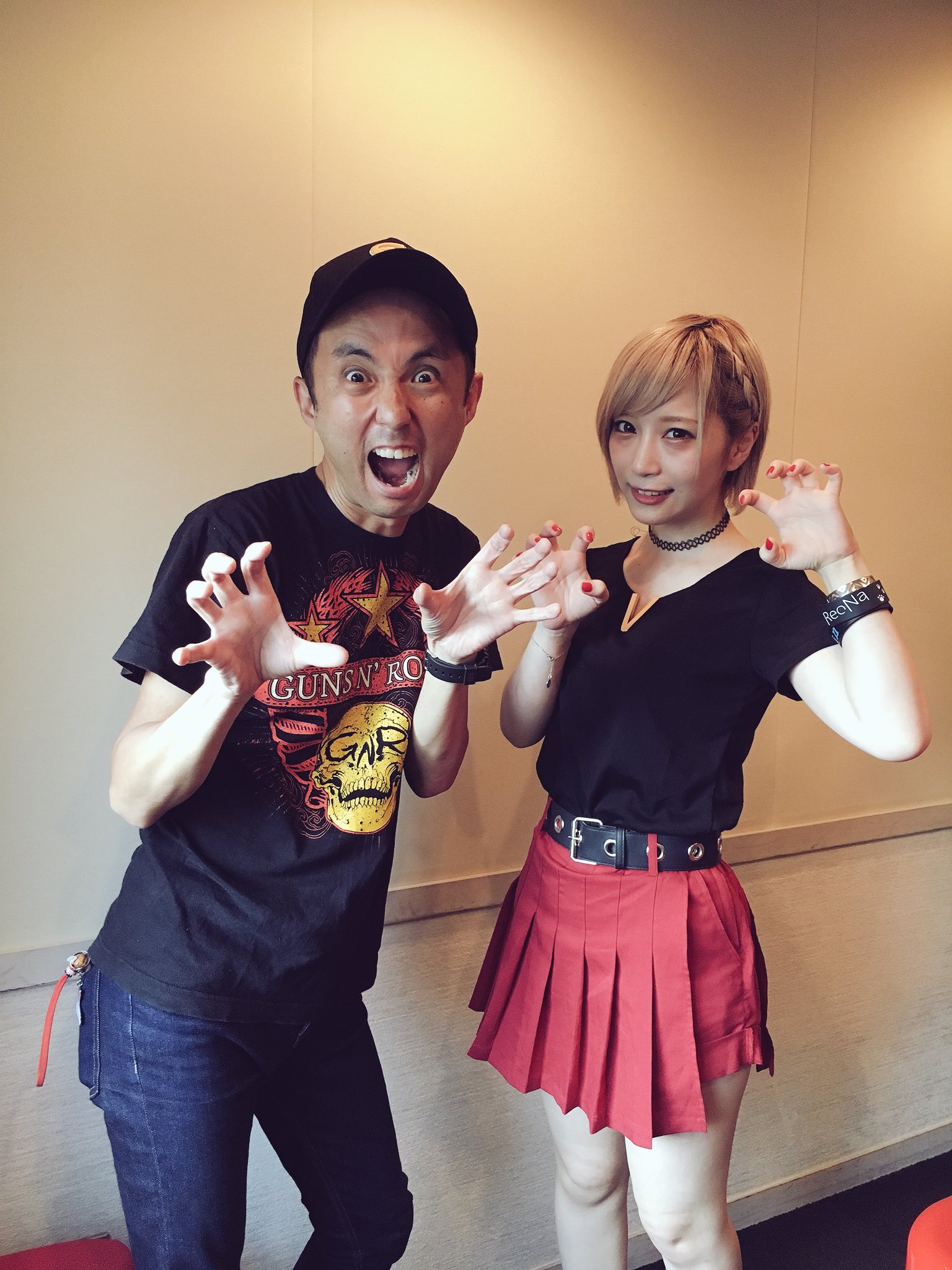 Esp学園presents 音楽人 Na Twitteri 8 25のゲストは絶望系アニソンシンガー Reonaさんをお迎えしました 前回は神崎エルザ Starring Reonaできて下さった あのreonaさんのソロデビューの 独特なウィスパーな話し方 そして 喋る 間 が魅力 T Co