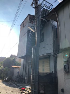 関西電力による 台風で折れた電柱の処置がまるで骨折の応急処置だった Togetter