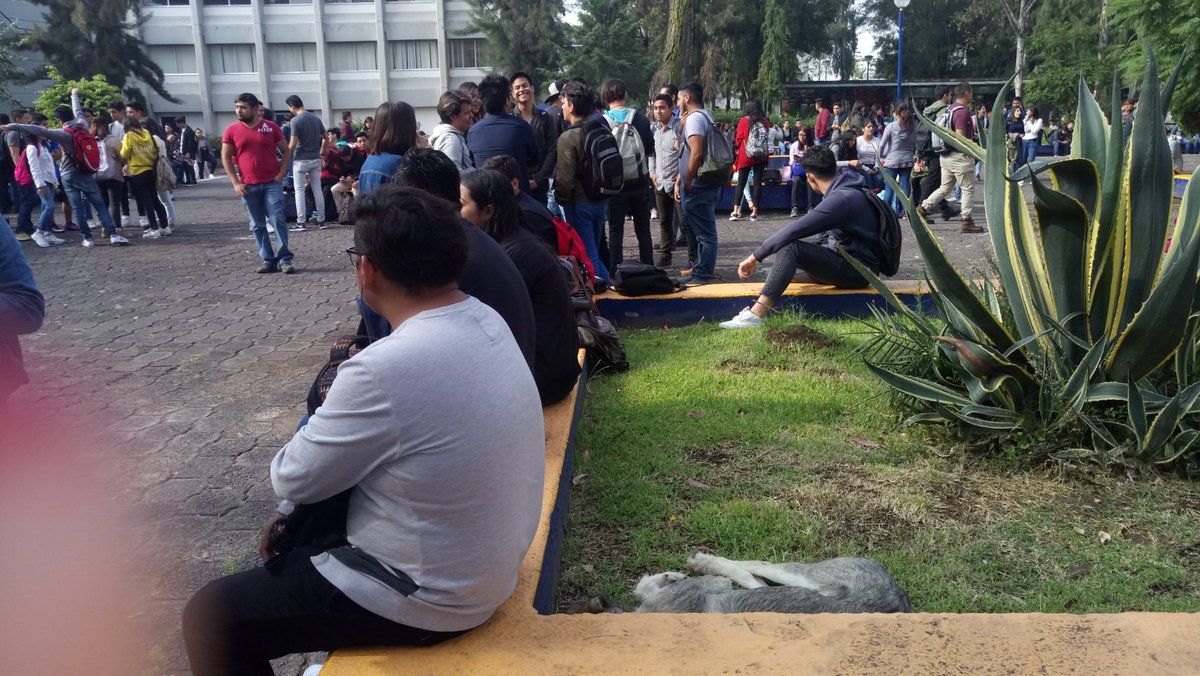 angelica_days's tweet photo. Hoy por la mañana se dio la asamblea en@FESAragonUNAM para llegar acuerdos de solidaridad, sobre lo ocurrido en rectoria el día de ayer por el ataque porril hacia nuestros hermanos de @AzcapotzalcoCCH
¿Donde están las autoridades? #ParoActivoYa #UNAM #codigo1103 @fondo_forma https://t.co/SJB9ONW2rz