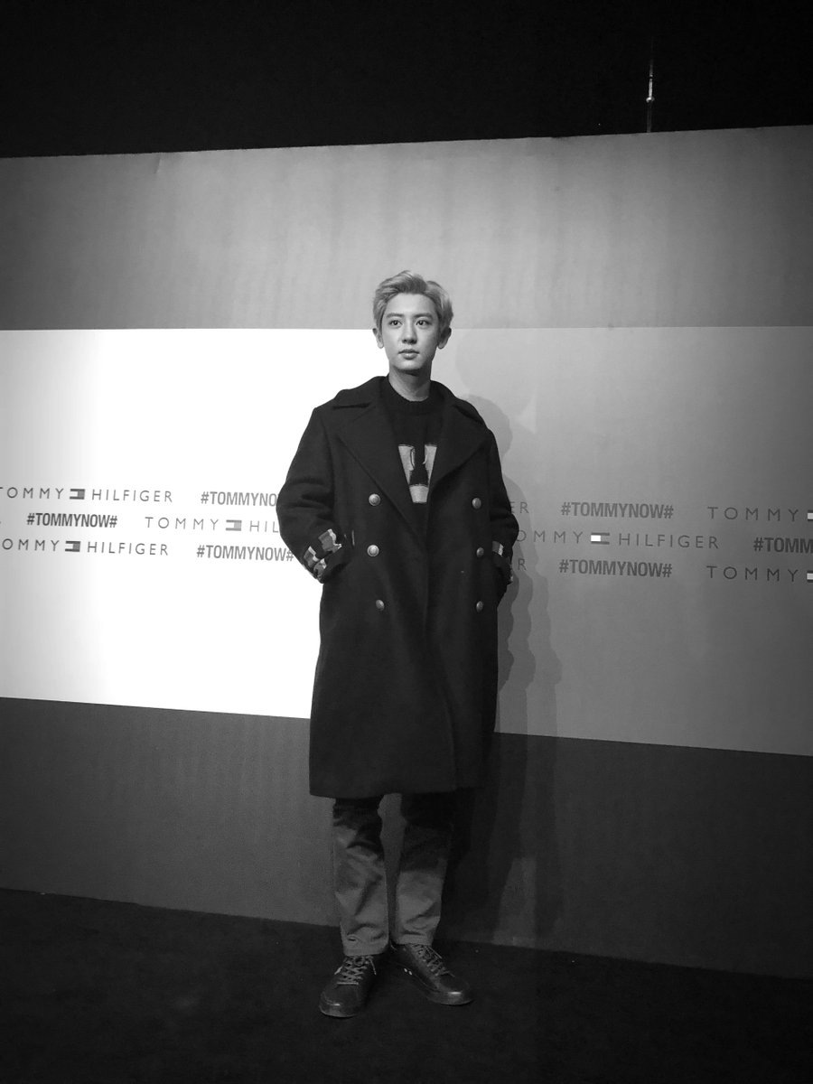 상하이 ‘2018 가을 타미 나우’ 패션쇼에서 뛰어난 패션감각으로 자체발광 비주얼을 선보인 찬열의 모습을 공개합니다.

#Chanyeol #찬열 #EXO #엑소 #weareoneEXO #TommyHilfiger
