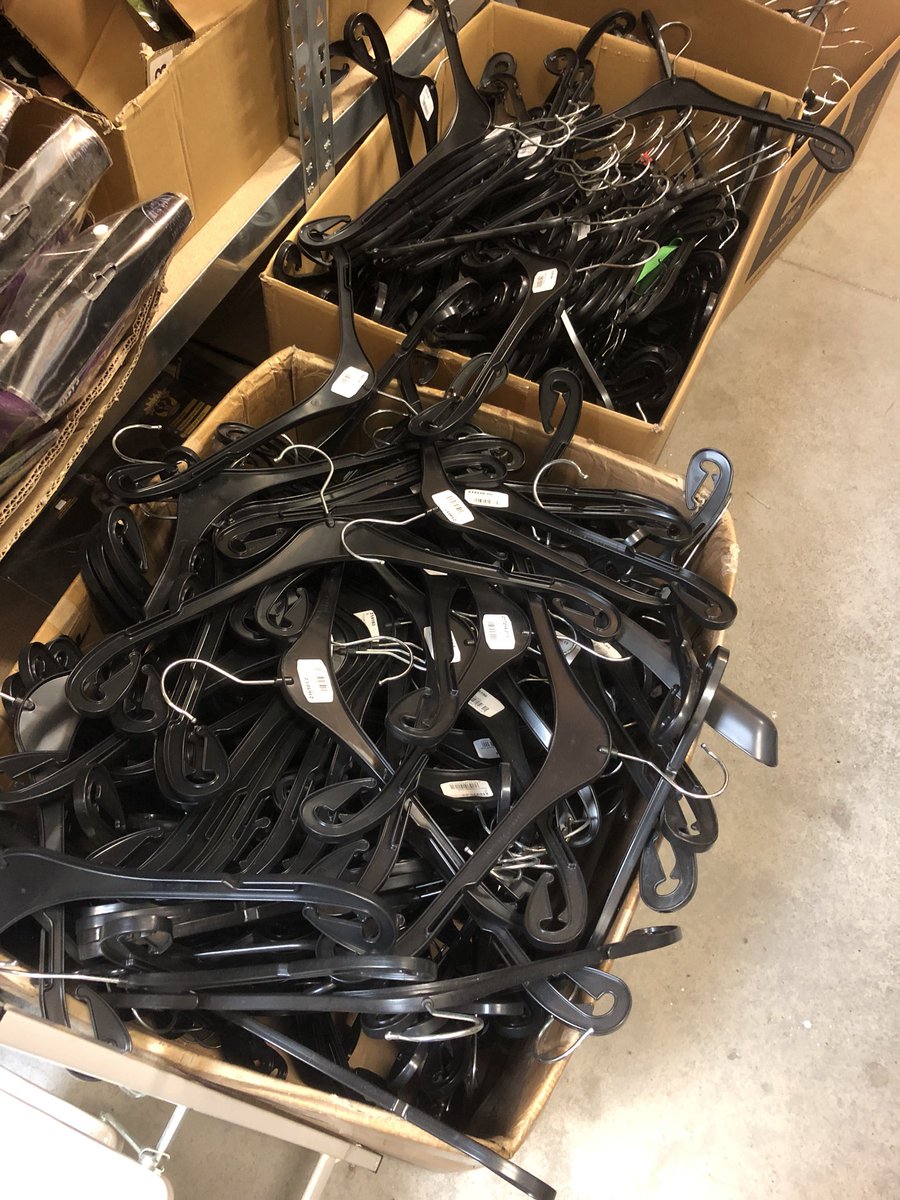 Gratis! Kledinghangers zoveel je wilt. Afhalen op Nollekoog 6, Texel #klerehangers