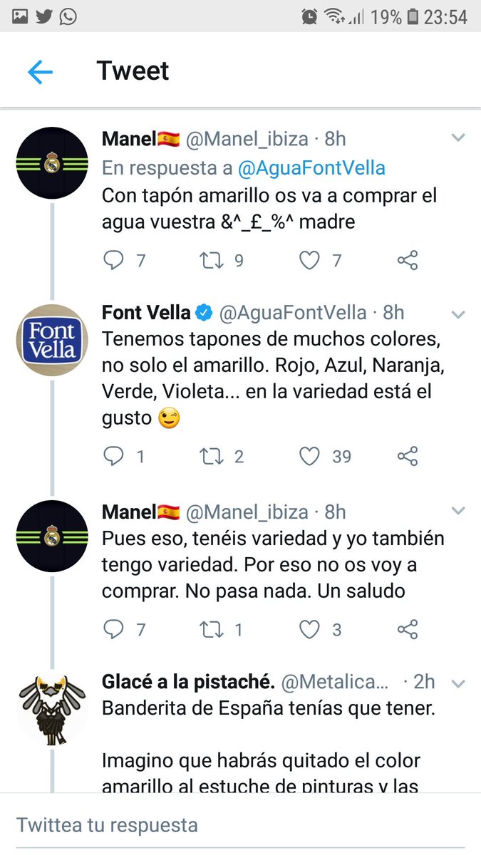 GatovAdoct's tweet photo. Font Vella, empresa francesa que obtiene el Agua de un manantial de Girona y de otro en Guadalajara, saca sus botellas con tapones de diferentes colores, entre ellos, uno de color amarillo. Esto es lo que pasa https://t.co/BtjL2nm0iG