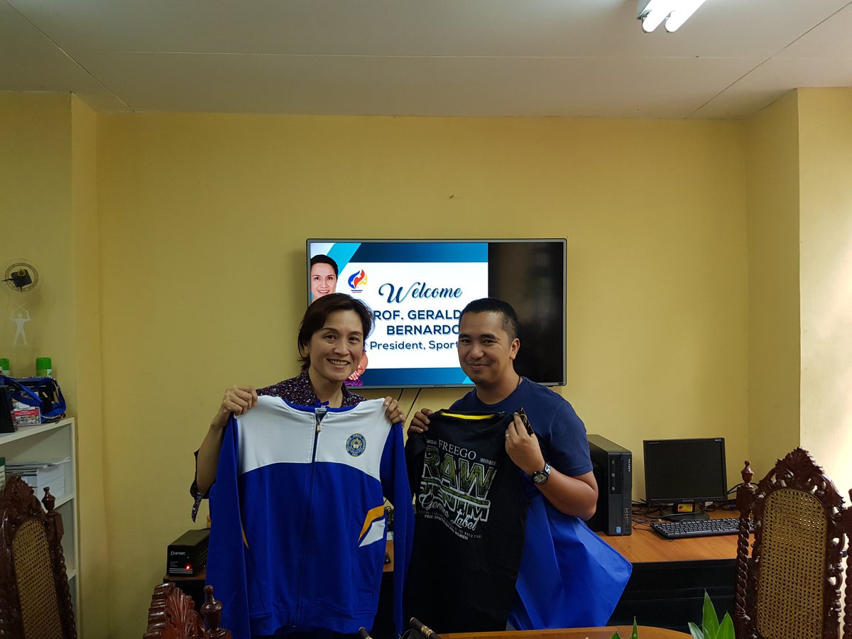 SportPhil_Mgmt's tweet photo. Did you catch our FB interview with https://t.co/H94JIjv66e IPERHRDS director Lord Vergara? They've got a great diploma program for teaching PE & Health Education. Best of all, binigyan ako ng #jacket! ☺️ I gave him a @freego_jeans shirt https://t.co/vQ5ujAgcHL
#PhysEd #peplus https://t.co/o5YzF3LxdG