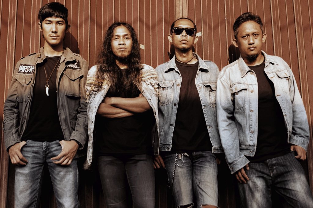 Kritisi Tendensi Penyerangan Personal, Unit Grunge Hompimpa Rilis ‘Ad Hominem” dlvr.it/Qj8YsS