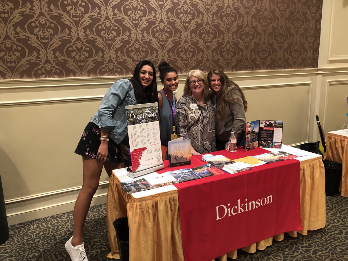 BowTiePapa's tweet image. My Hershey High ladies connecting with my colleague  @AngieAtDson at the #PACAC Regional College Fair in Hershey.