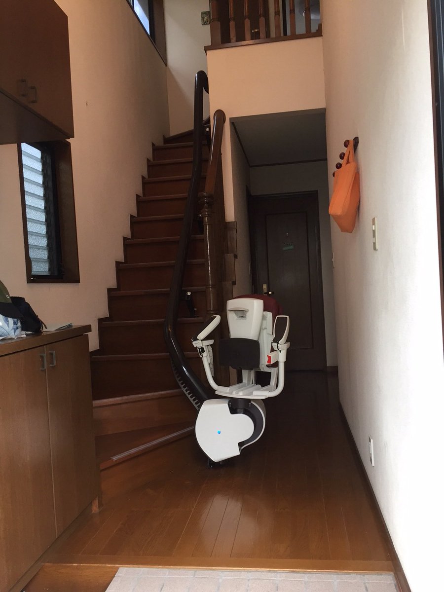 カーリー Orihimeパイロット 家のバリアフリー化の紹介 玄関の中もフラットなので車椅子のまま中に侵入します