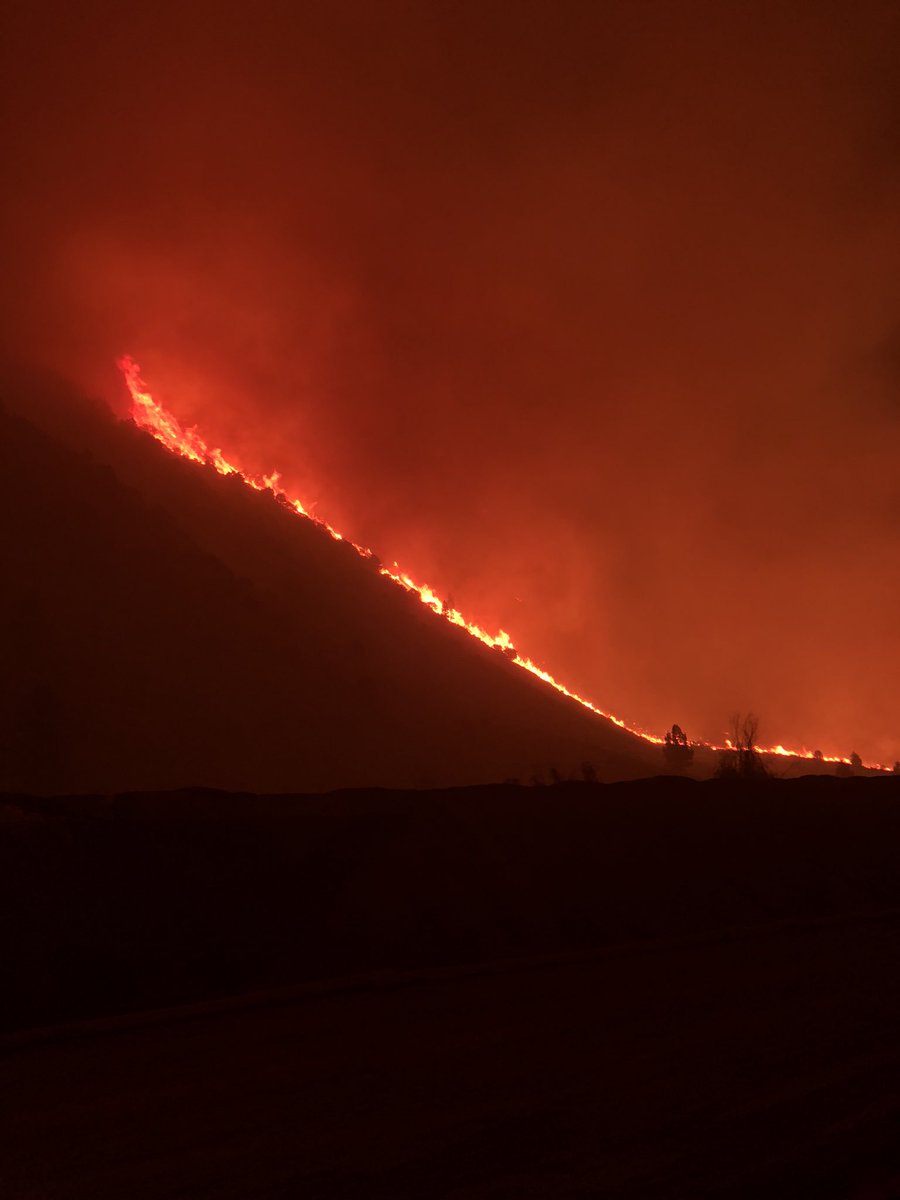 rubberman2025's tweet image. #bootfire Bridgeport,CA