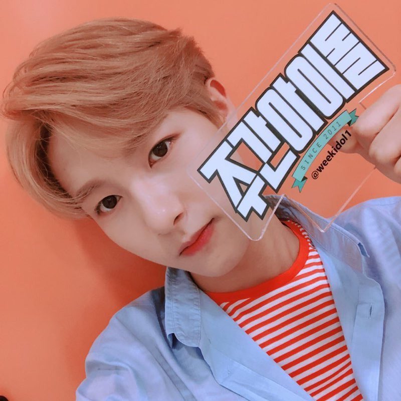 weekidol1's tweet photo. #주간아이돌 @weekidol1 

#금주의아이돌
📸#NCT_DREAM 셀카 공개 ①
얼굴부터 유잼스멜 풍기는 우리 드리미들😀
그냥 오빠라고 부르게 해주세요...🙏

오늘 수요일 오후 5시 45분
소듕한 7드림에게 집중⭐️

#마크 #런쥔 #제노 #해찬 #재민 #천러 #지성 https://t.co/k9Nc81F29T