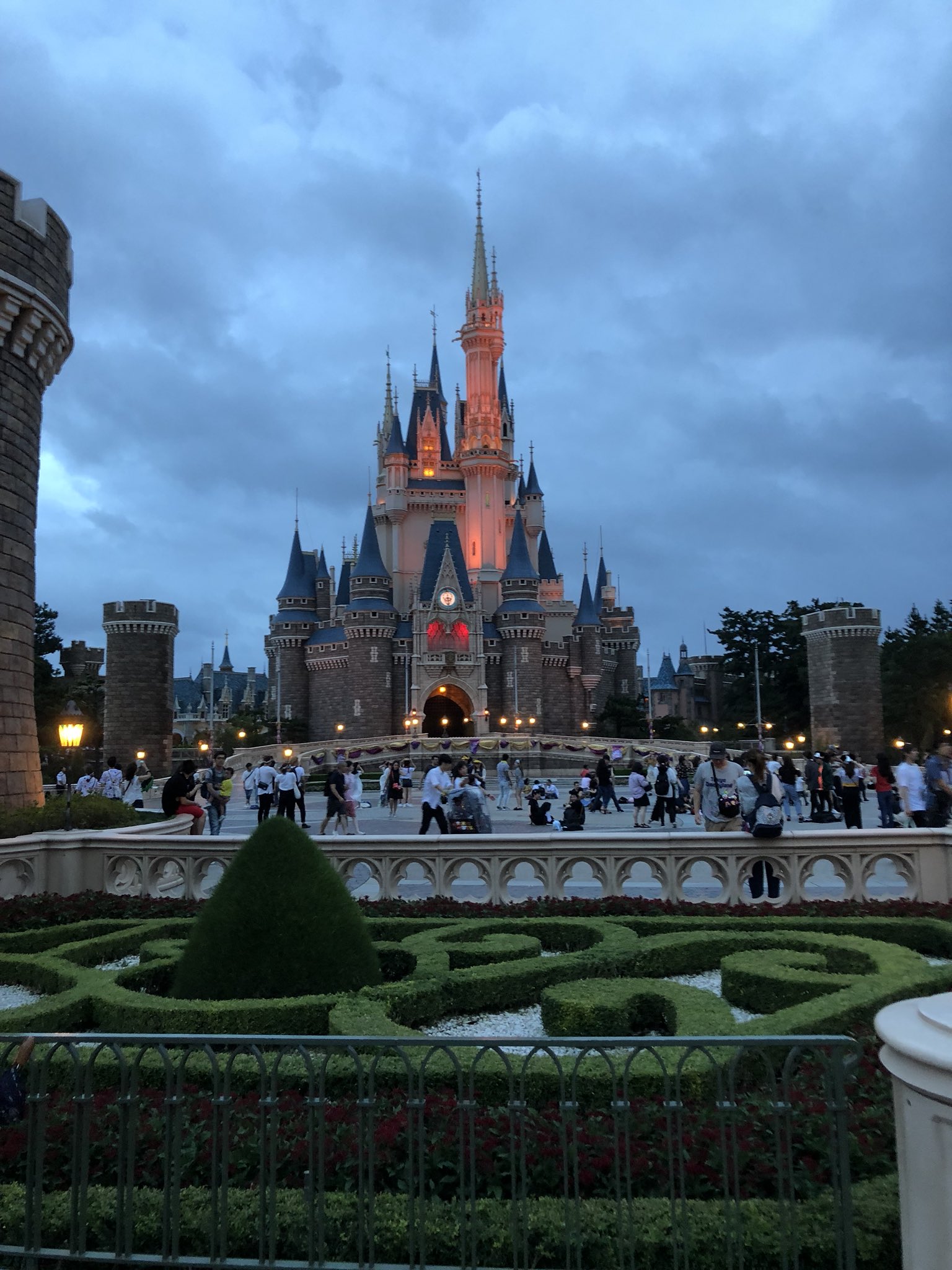 のん 昨日はディズニーランド行ってきた スプラッシュマウンテン ビックサンダーマウンテン乗ってきた 風が強くパレードは 中止だったけど楽しかった T Co Bzdaud1wdt Twitter
