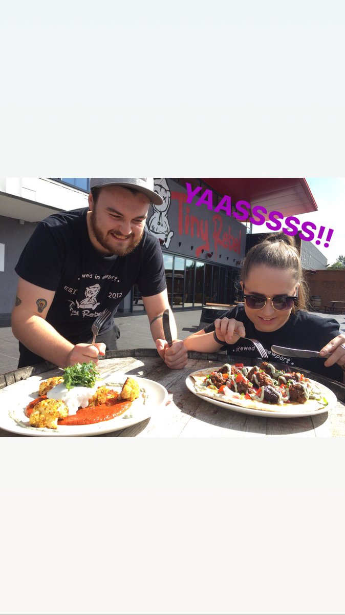 Beef kofta flatbread and Bombay hash! Come get some before the staff eat it all! 🥙🍳 #tinyrebel #brewerybar