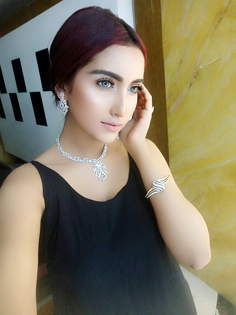 mousumofficial's tweet photo. u cn break my windows,break my walls
Bt I wn't sell my freedom fr sm diamonds nd pearls
Bcz can hv my own 1 without ur hlp. Go elsewhere pls https://t.co/obtBw1dSqD