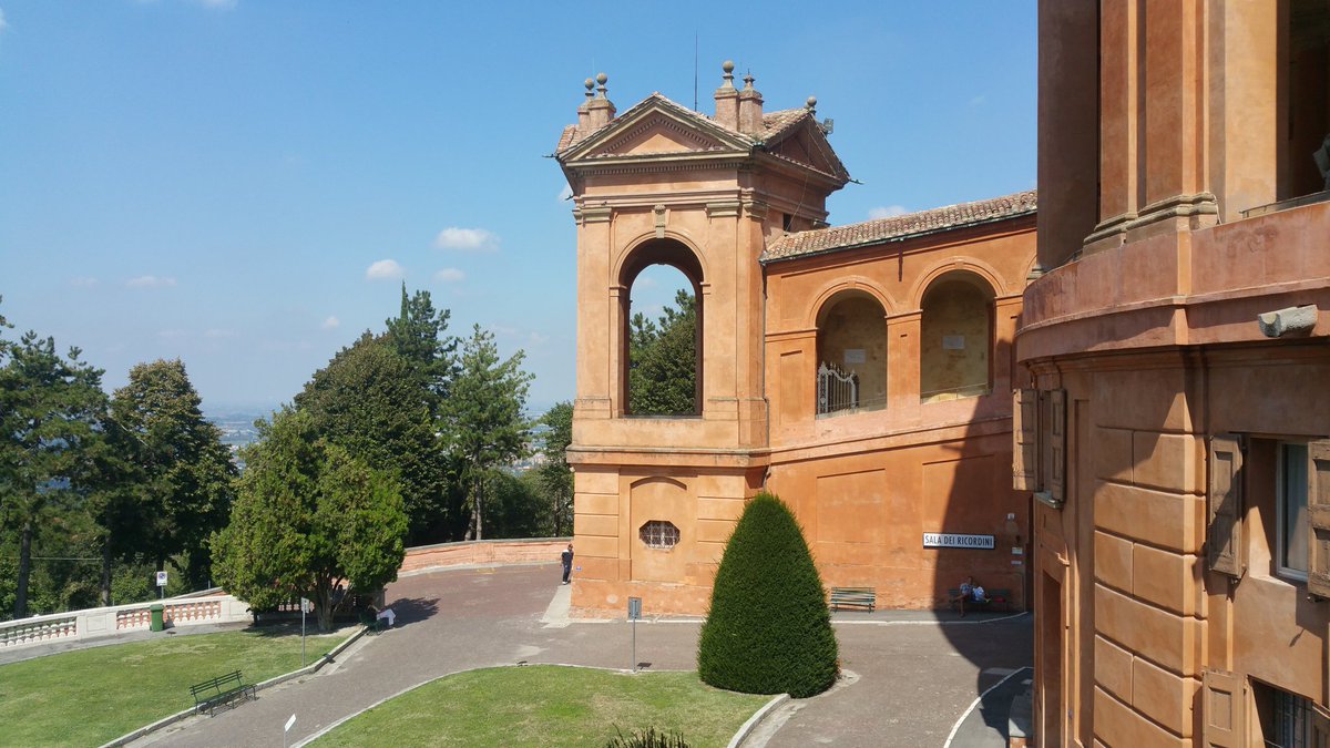 Dalph's tweet image. 666 Arcadenbögen später und 300m höher - Santuario della Madonna di San Luca