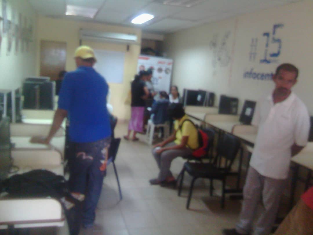 ymcbittrujillo's tweet photo. Jornada del Registro del Sistema Patrio, atendiendo a la Colectividad del Municipio Andrés Bello. @mppe @RCcbit_trujillo https://t.co/SuuZaUuNwk