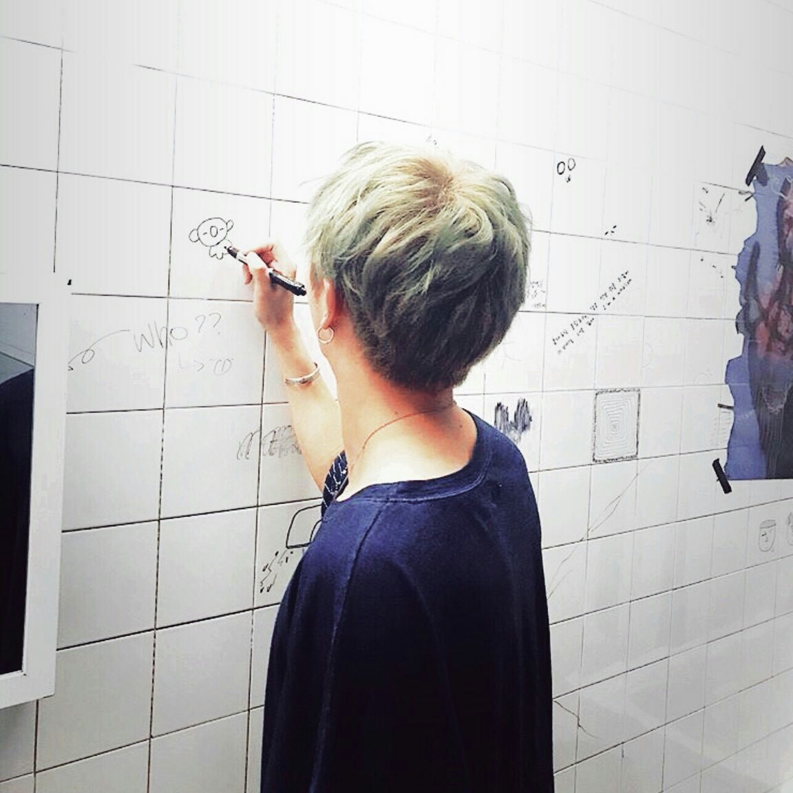 thientu_armyss's tweet photo. Em luôn nhìn về phía anh nhưng anh sẽ chẳng bao giờ biết em là ai cả... Đừng quay đầu lại mà hãy tiến lên phía trước nhé! Em muốn anh thật hạnh phúc 💜🐨
#ARMYSelcaDay #Joonstan #OT7 @BTS_twt https://t.co/yiHQHcv1Mq