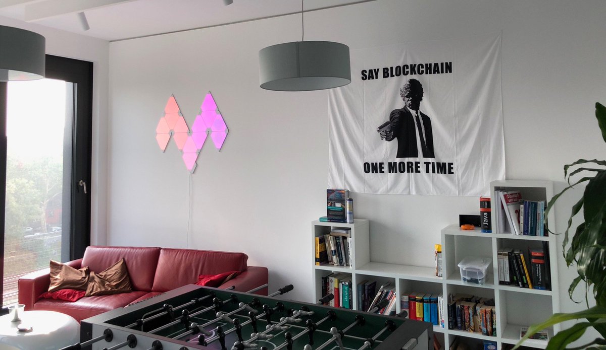 Deko Upgrade  in der Lounge zu Düsseldorf ;-)  #WeAreHiring