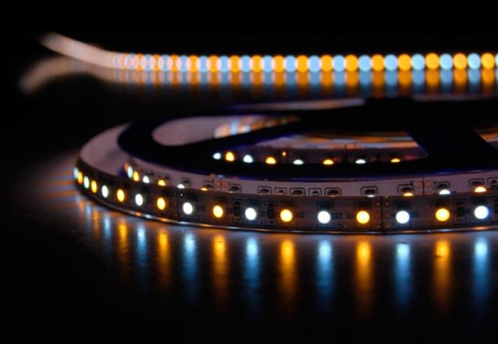 LedBox2's tweet image. Instalación de tiras LED blanco DUAL #led #iluminación #decoración bit.ly/2prvZi7