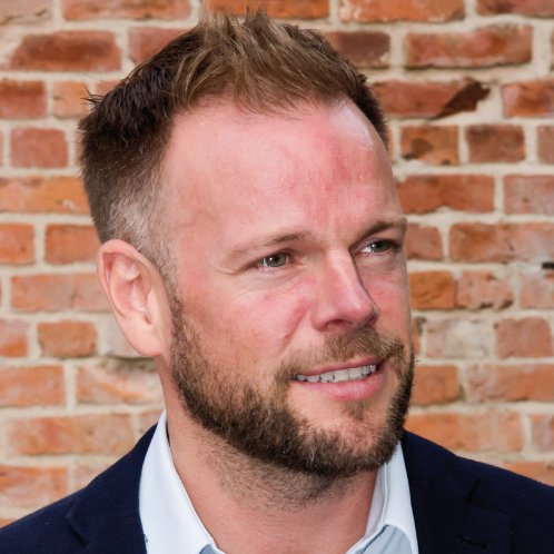 Levercliff's tweet photo. We warmly welcome David Craig to the Levercliff team. David is our newly appointed Marketing Consultant. We are thrilled he is joining us in the Cardiff half Marathon in aid of @DynamicWrexham If you wish to support #TeamLevercliff visit https://t.co/H8VdZbw60B Thank you https://t.co/b4Y91LKnCN