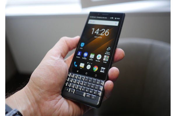 SarthiPinky's tweet photo. BlackBerry KEY2 LE Launched with Three Variant Colors https://t.co/bxZKMSaOe8 https://t.co/w8PkogyKNB