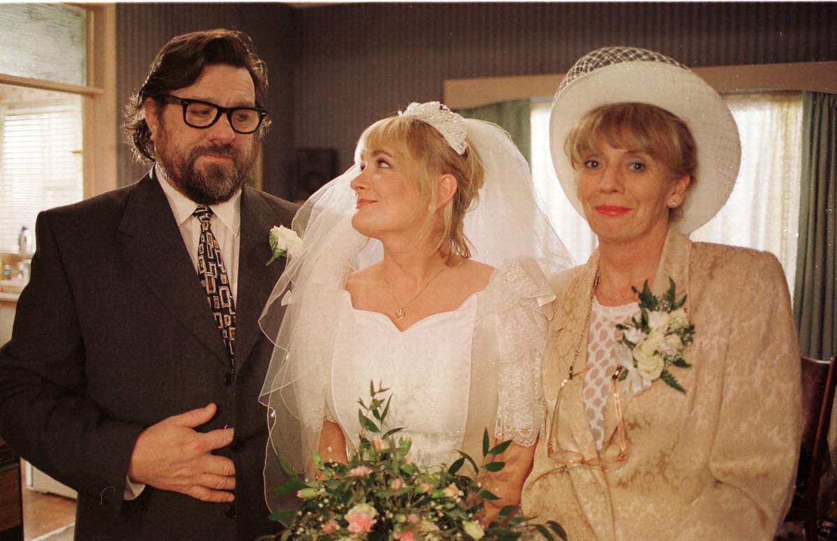 partridgetardis's tweet image. You see, this is why I can't have nice things.
Impossible to watch The Time Monster without thinking of Jim Royle.
'I’d better have a quick Tom Tit.'
'Thanks for keeping us informed, Jim.'
'He’s lucky to be so regular.'
#RoyleFamily #DoctorWho @WhovianLeap
