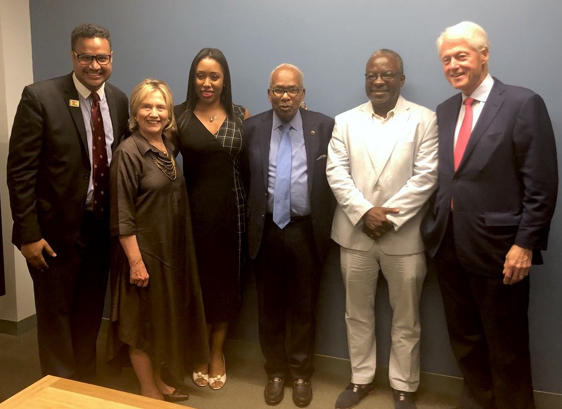HillaryPix's tweet photo. At @LittleRockPlay last night in New York. https://t.co/L9poV4UDBR