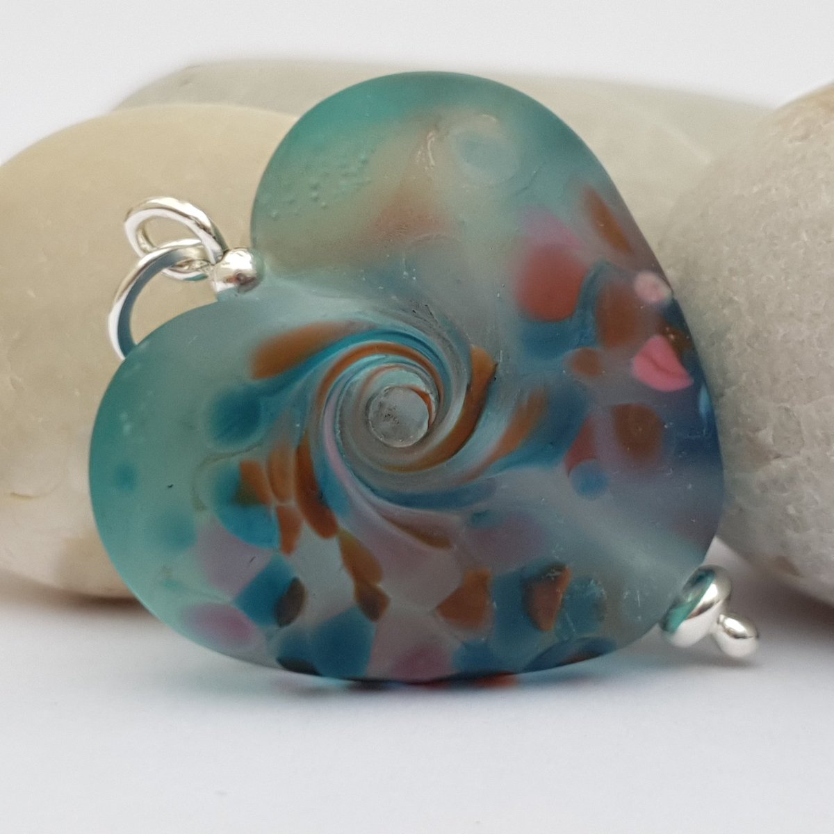 spottedpig1's tweet photo. Excited to share the latest addition to my #etsy shop: Handmade Lampwork Glass Pendant, Glass Heart Pendant, Glass Heart Necklace, Lampwork Jewellery, Gift for Her, Blue Glass Heart Pendant #necklace #jewelry #heart #women #blue #glass https://t.co/CxjLAcxibJ https://t.co/l4CIeqNxCa
