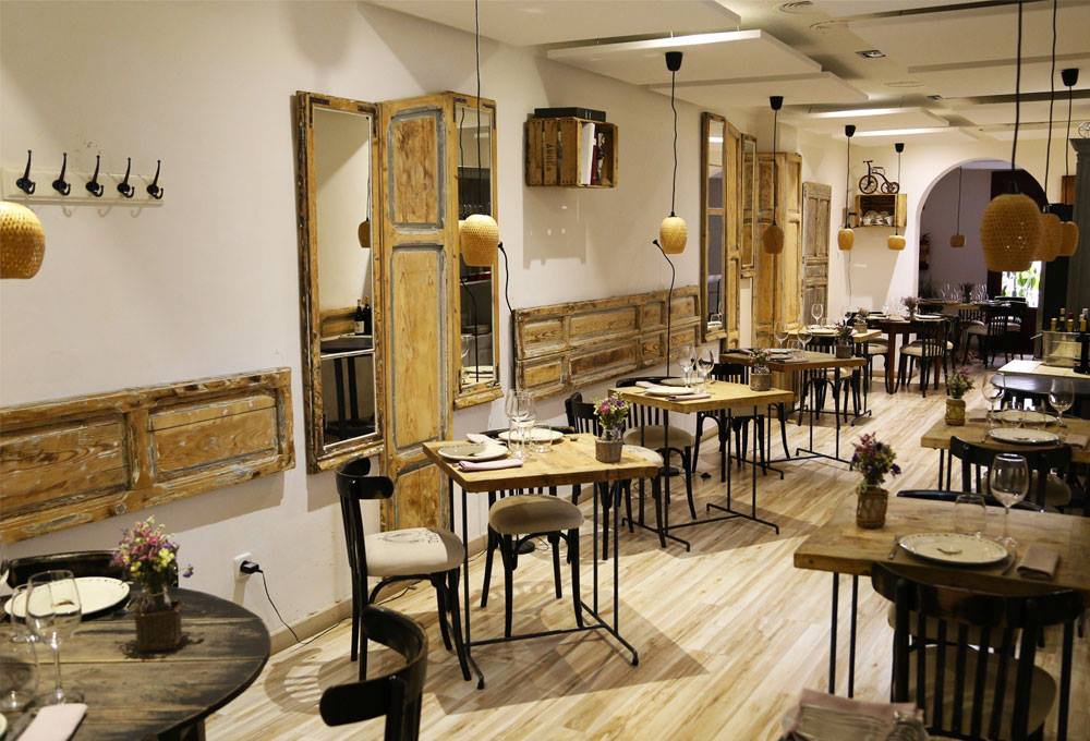.<a href="/TricicloMadrid/">Restaurante Triciclo</a>. C/ Santa María 28.
Javier Goya, Javier Mayor y David Alfonso se han unido para crear este restaurante. La sencillez del local se ve compensada por una apuesta culinaria de  nivel, platos muy bien elaborados  personales y tradicionales.