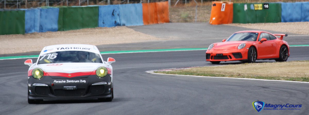 MagnyCoursTrack's tweet image. │#ROULAGE│
Le Club Porsche Zug fait la rentrée mais sur la piste Grand Prix ! 😁🎒