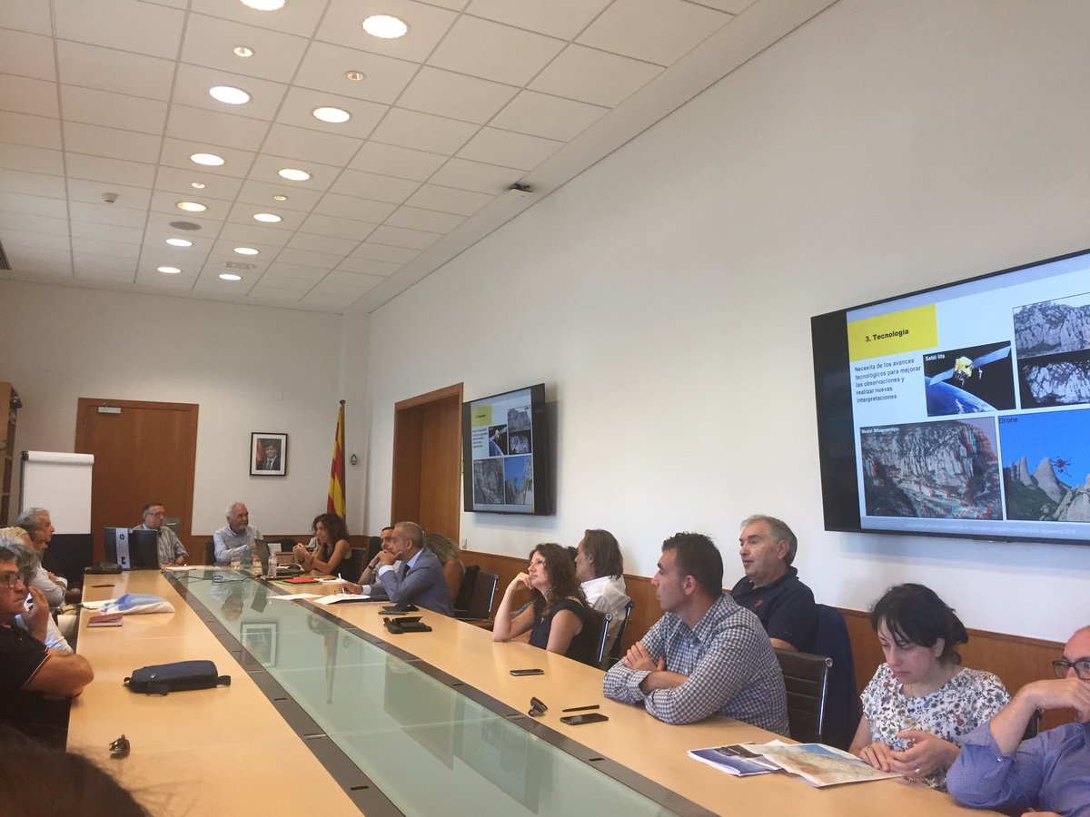 architetti_PZ's tweet photo. ▶️Serie cartografiche, processo di elaborazione, prodotti e accessibilità. 
▶️Informazione geologica, servizi di
rilevamento e prevenzione dei rischi
▶️Sistemi di Informazione Territoriali e i servizi geografici
Grazie a @ICGCat per l’interessante presentazione #catalunya https://t.co/DE9FMvO1n8