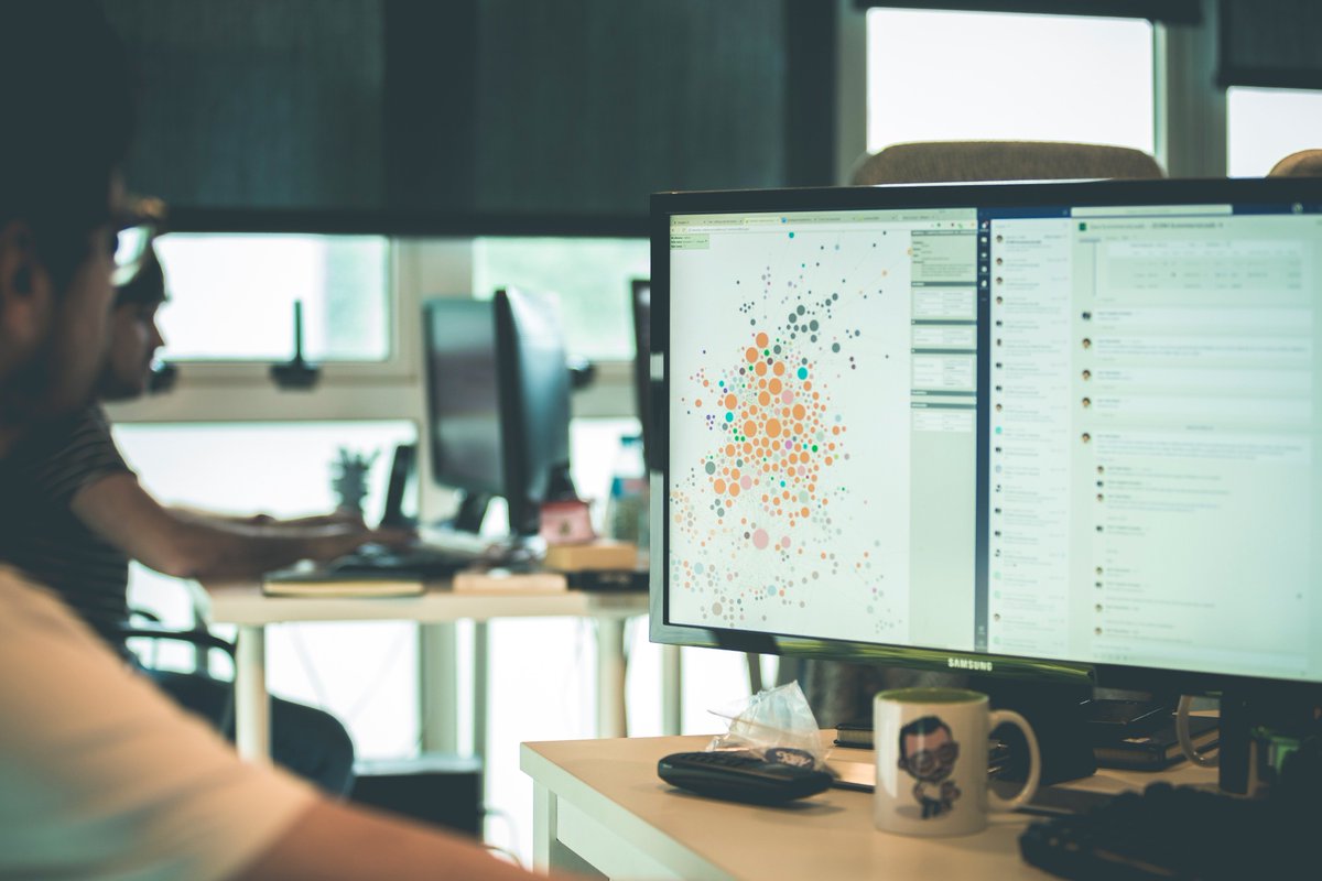 Corunet's tweet image. 🧐 También buscamos a un/a #frontender que controle de #Angular y adore el #testing. ¿Nos ayudas a encontrarlo/a? 🧐 linkedin.com/jobs/view/8365…