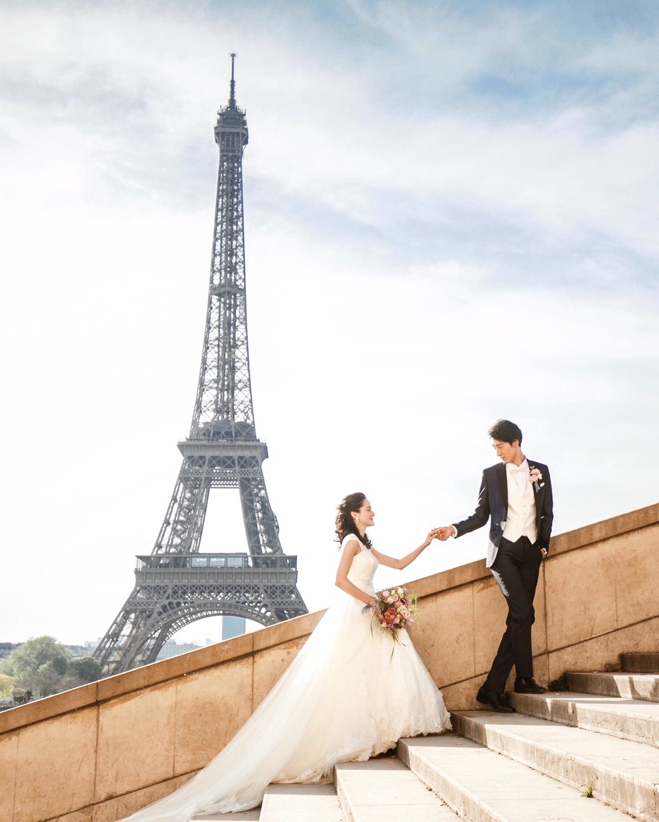 公式 リゾ婚ならワタベウェディング モダンな街 パリ で魅せる エッフェル塔を舞台にラグジュアリーな一枚はとって おきの宝物 ワタベウェディング リゾートウェディング ウェディング ウェディングフォト パリ挙式 ヨーロッパ挙式 ヨーロッパ