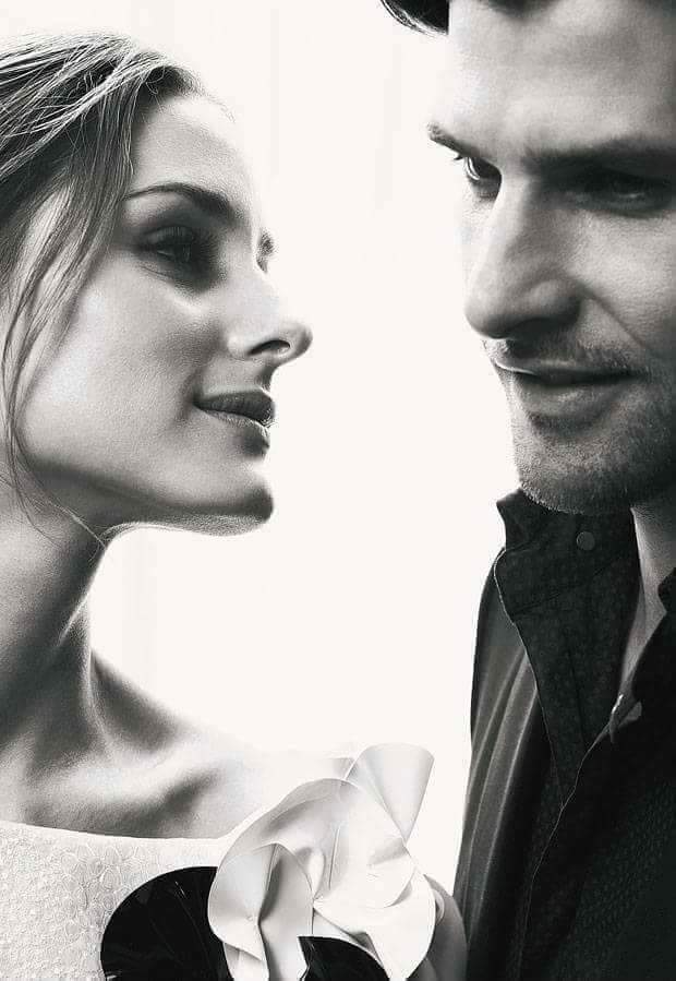 ﻻزالت انفاسُك تدقُ على جدارِ قلبى تقوّيه وتمنحهُ الروح والسعاده اكثر واكثر