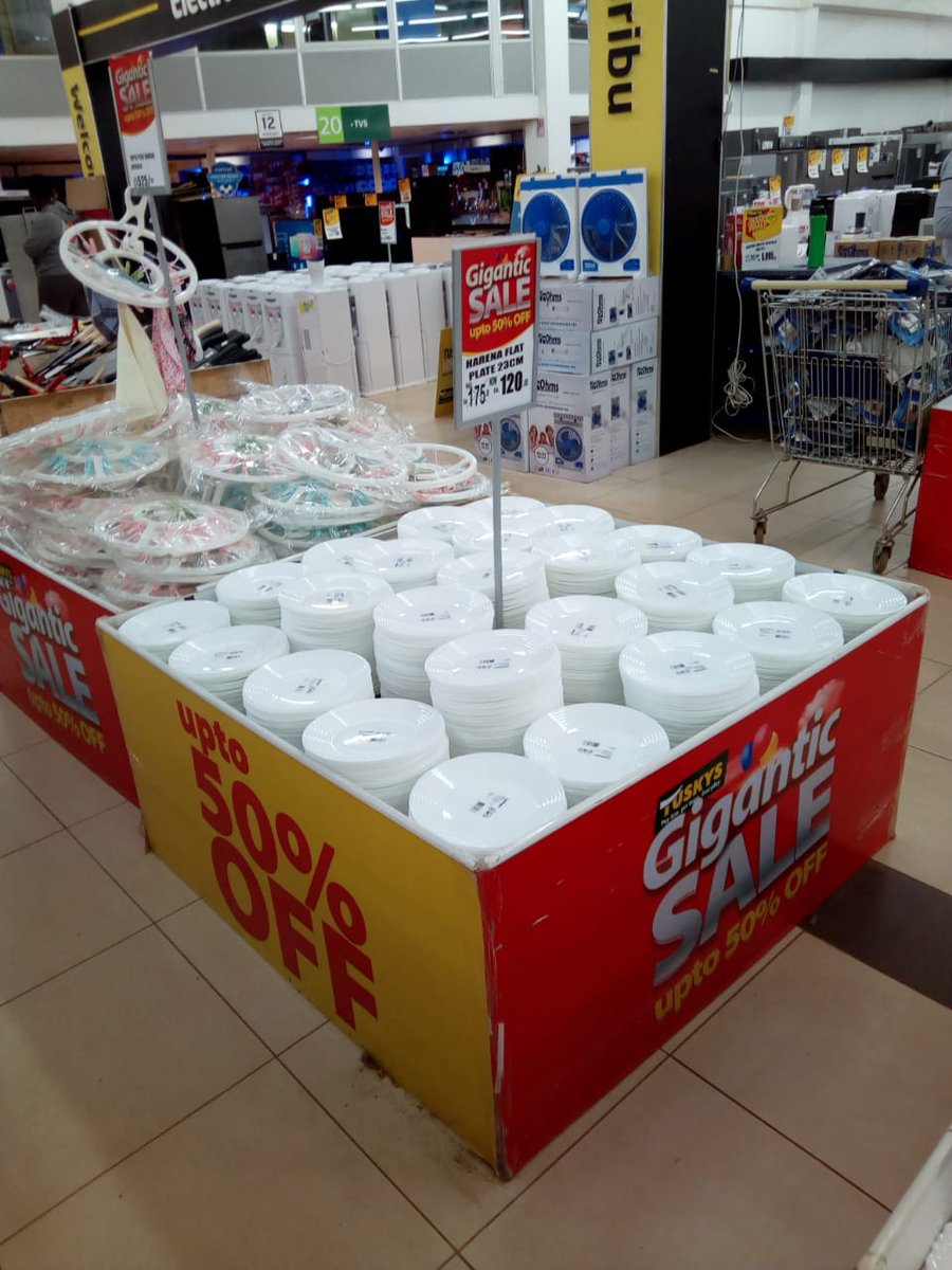 LuminarcEA's tweet photo. Grab yourself a bargain at any @TuskysOfficial outlet #TuskysGiganticSale
#dinnerware #drinkware #fullytempered. https://t.co/YsBxAtP8qE