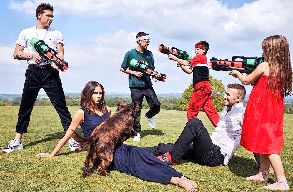 Rrataiz's tweet photo. Mirar lo que os digo y no lo repito dos veces, como me caiga un sólo chorrete, uno sólo...cobrais!!!
#EsoEsAsi #vb #VictoriaBeckham #MeParto https://t.co/fQSZ8UsLhM
