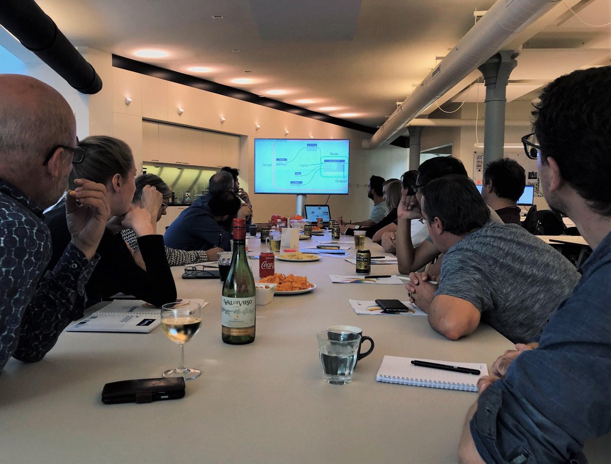 @VDNDP Kennis Atelier, vorige maand in Enschede en nu in Amsterdam. Als team samen alles leren over relevante onderwerpen. Dit keer over twee verschillende onderwerpen: Dynamo en onze Insight-profielen. 💥👏